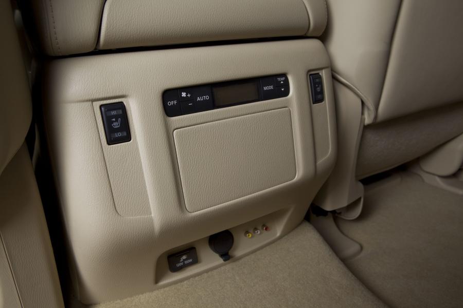  Infiniti QX56 2011 года  (фото 29 из 74)